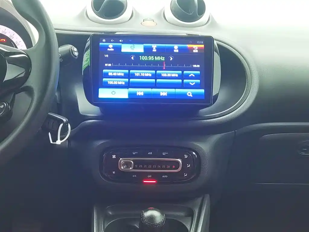 smart Fortwo 2018 — фото 12