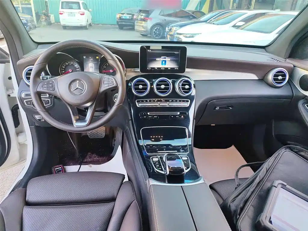 Mercedes-Benz GLC 2019 — фото 10