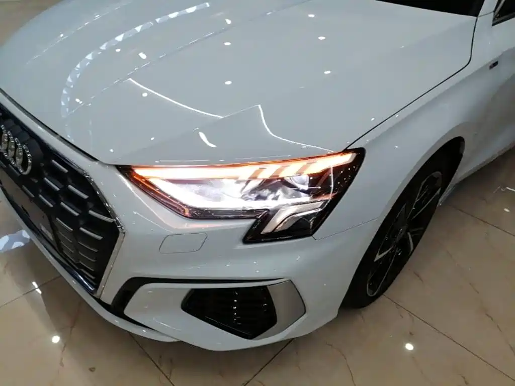 Audi A3 2023 — фото 24