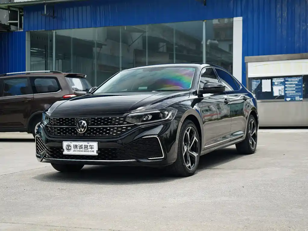 Volkswagen Passat 2024