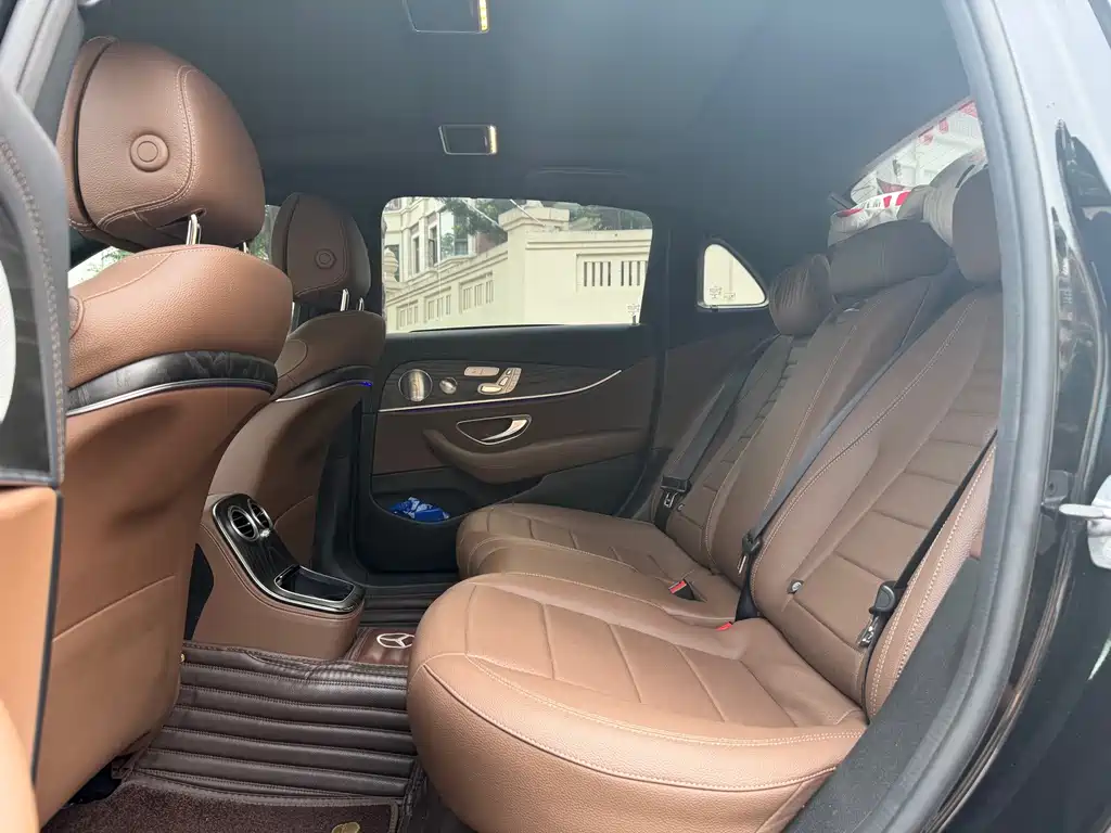 Mercedes-Benz E-Class 2020 — фото 10
