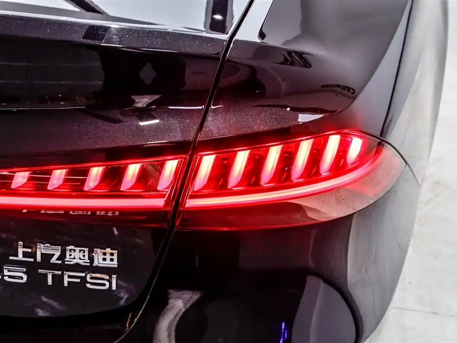 Audi A7L 2024 — фото 18