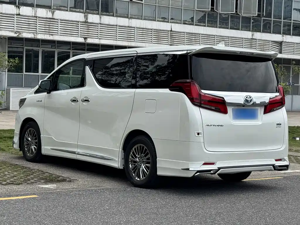 Toyota Alphard 2020 — фото 20