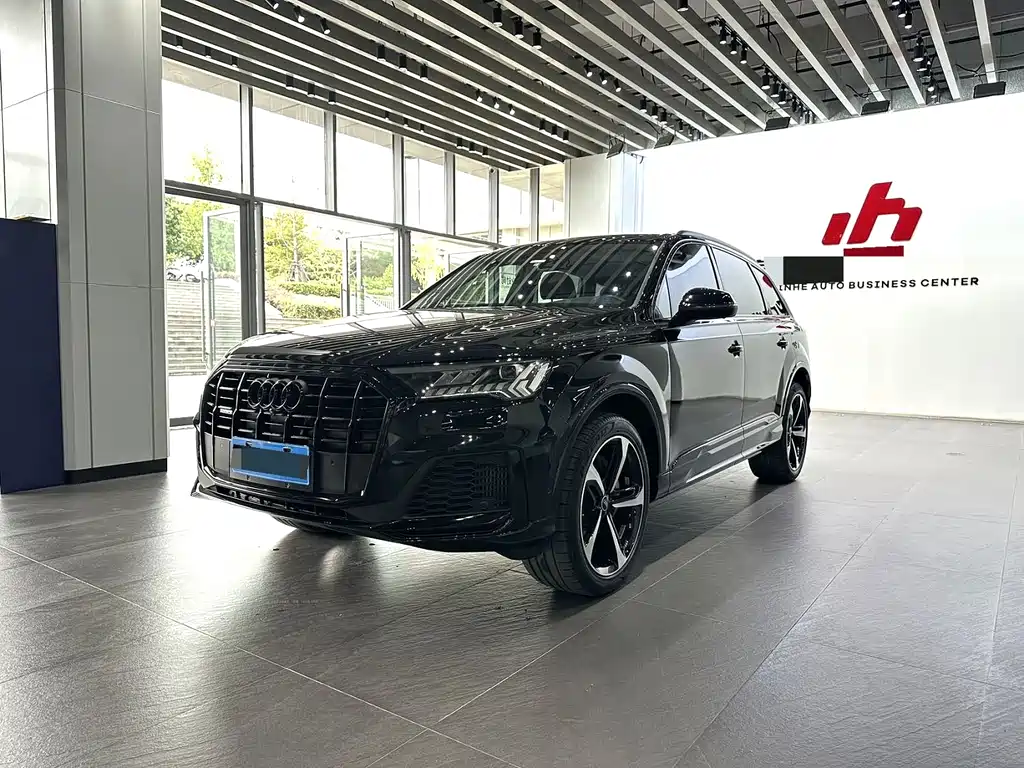 Audi Q7 2021 — фото 1