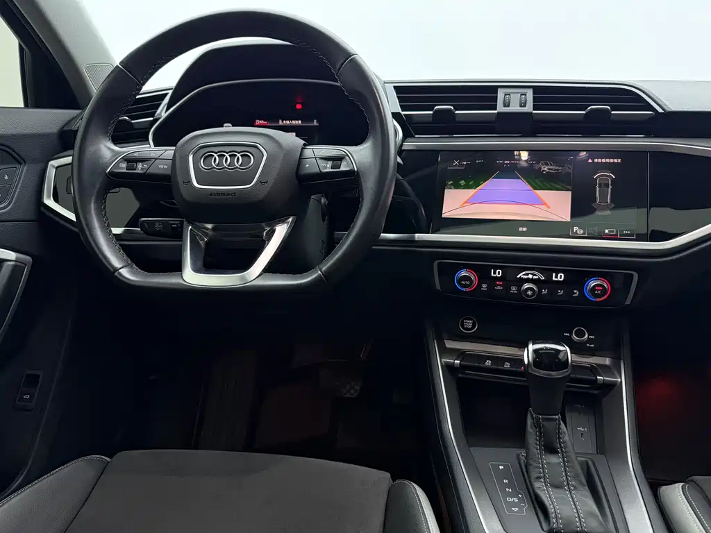 Audi Q3 2022 — фото 10
