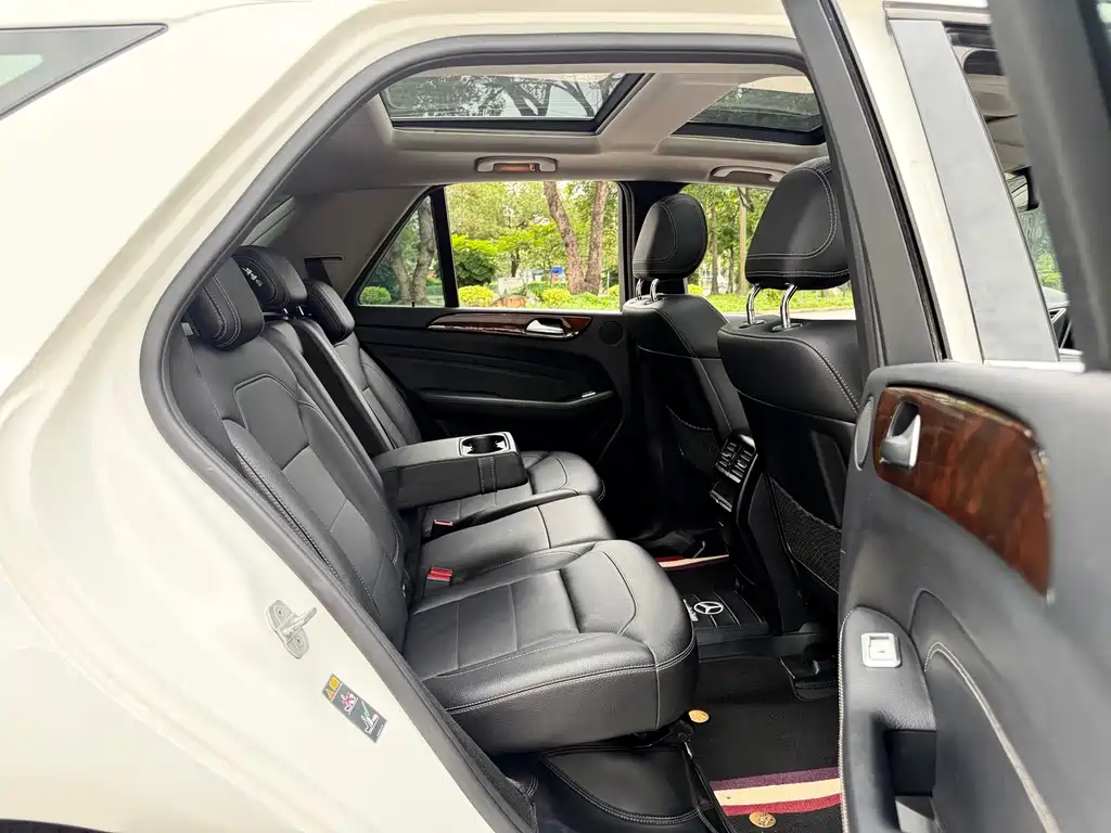 Mercedes-Benz M-Class 2015 — фото 18