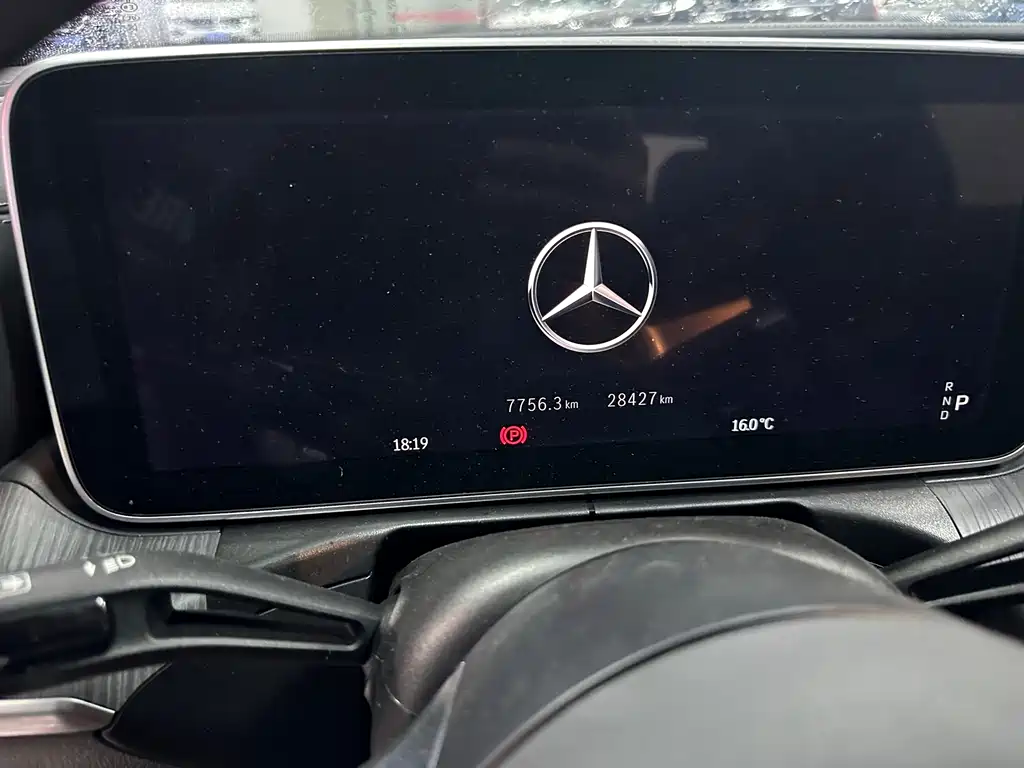 Mercedes-Benz C-Class 2023 — фото 11