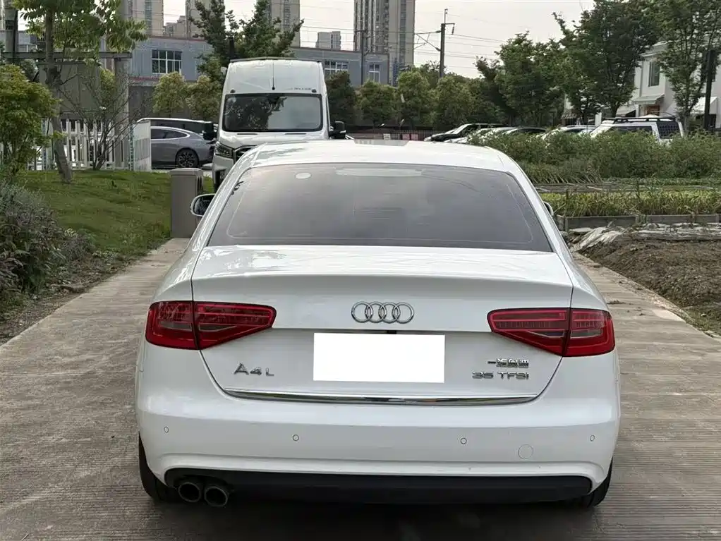 Audi A4L 2015 — фото 12