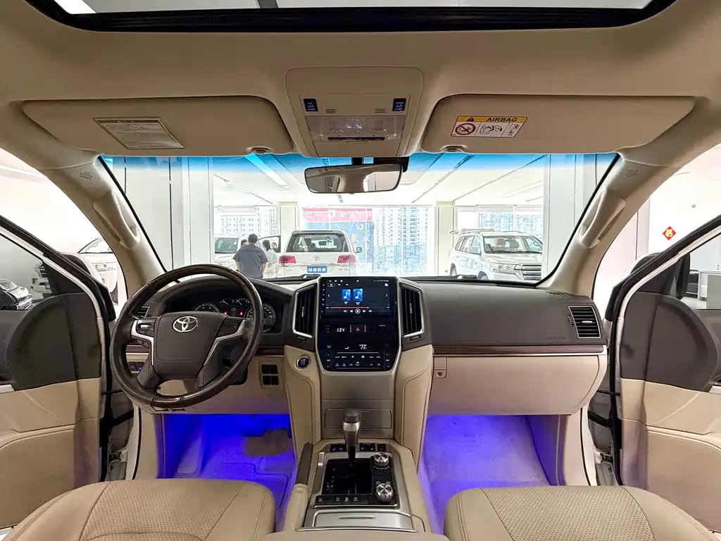 Toyota Land Cruiser 2020 — фото 15