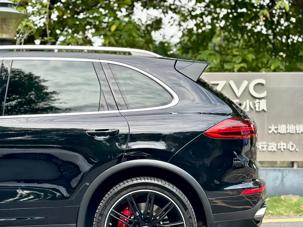 Porsche Cayenne 2015 — фото 9