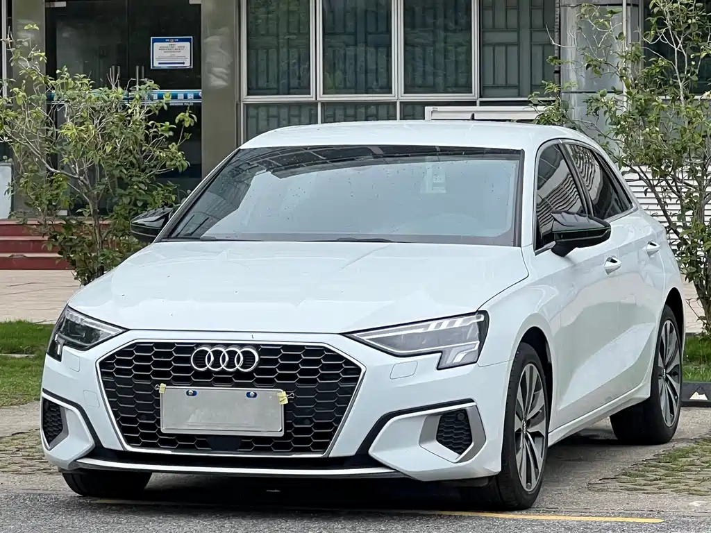 Audi A3 2022 — фото 1
