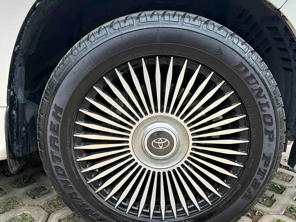 Toyota Land Cruiser 2020 — фото 14