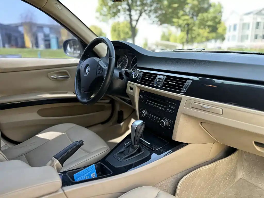 BMW 3 Series 2012 — фото 10