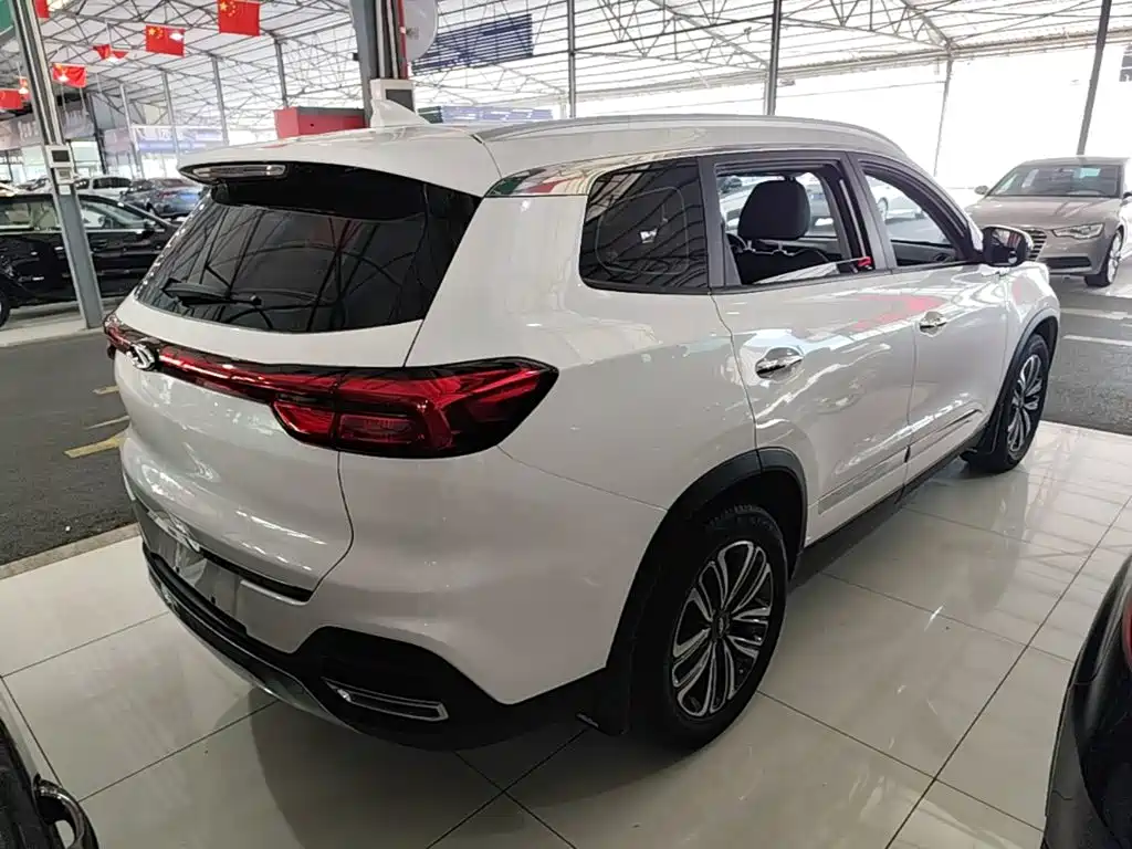Chery Tiggo 8 2018 — фото 7