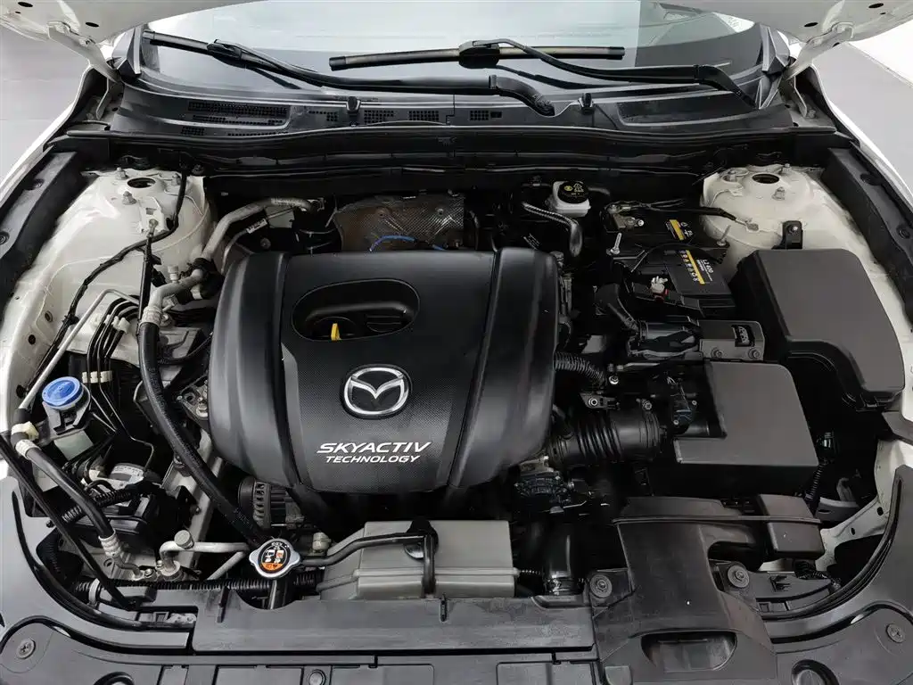 Mazda 3 Axela 2017 — фото 6
