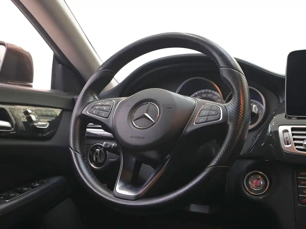 Mercedes-Benz CLS 2015 — фото 14
