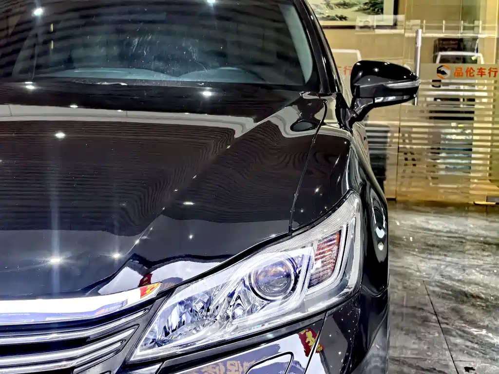 Toyota Crown 2016 — фото 14
