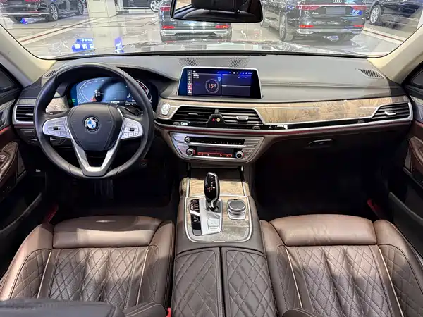 BMW 7 Series 2021