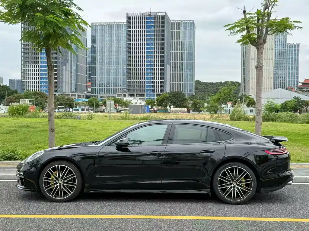 Porsche Panamera 2017 — фото 8