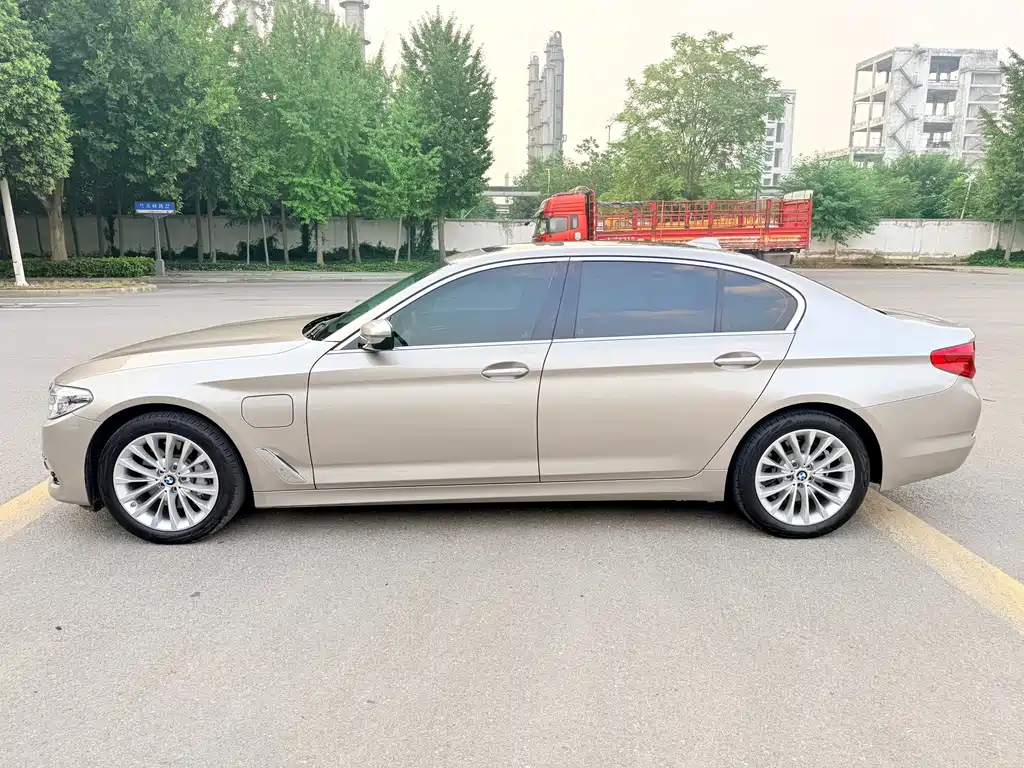 BMW 5 Series New Energy 2020 — фото 4