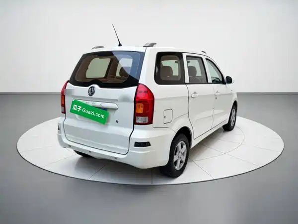 Dongfeng Scenery 330 2017