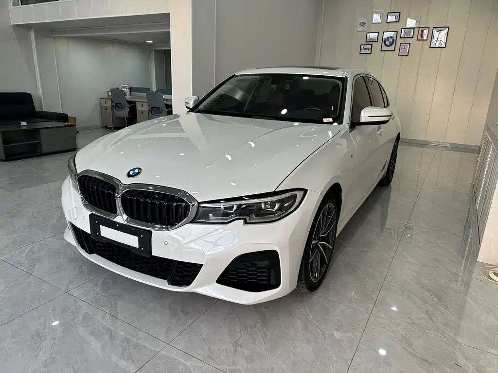 BMW 3 Series 2021 — фото 1