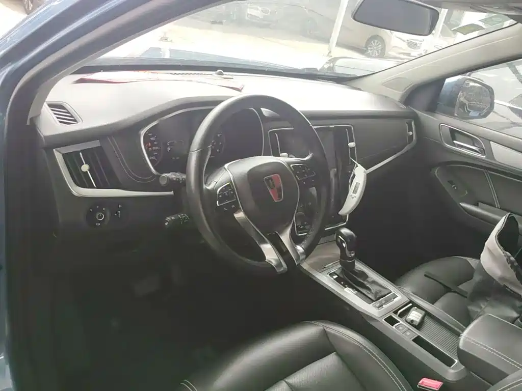 Roewe RX5 2018 — фото 10