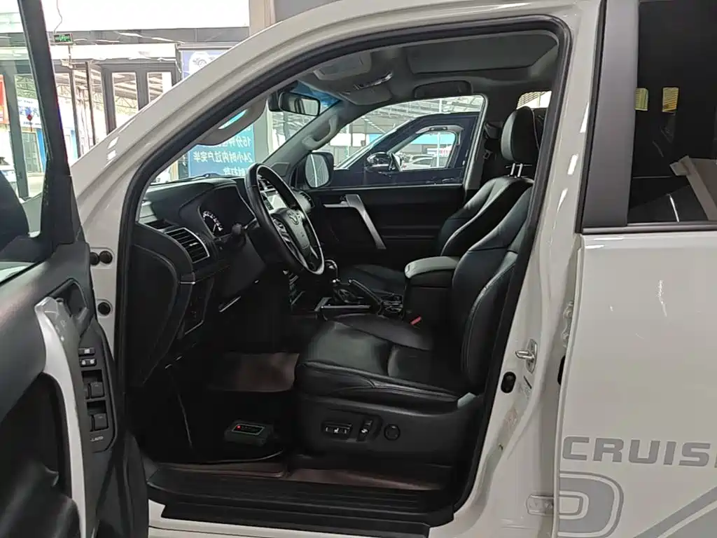 Toyota Prado 2019 — фото 16
