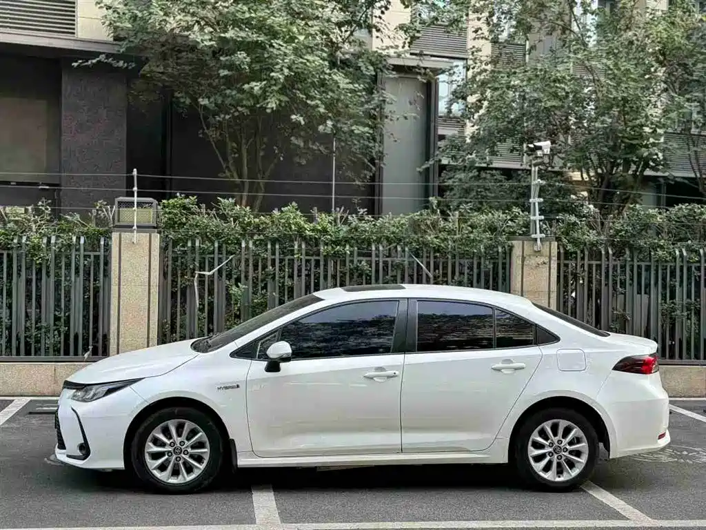 Toyota Corolla 2020 — фото 3