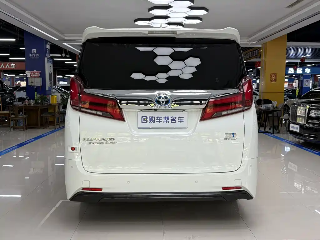 Toyota Alphard 2023 — фото 20