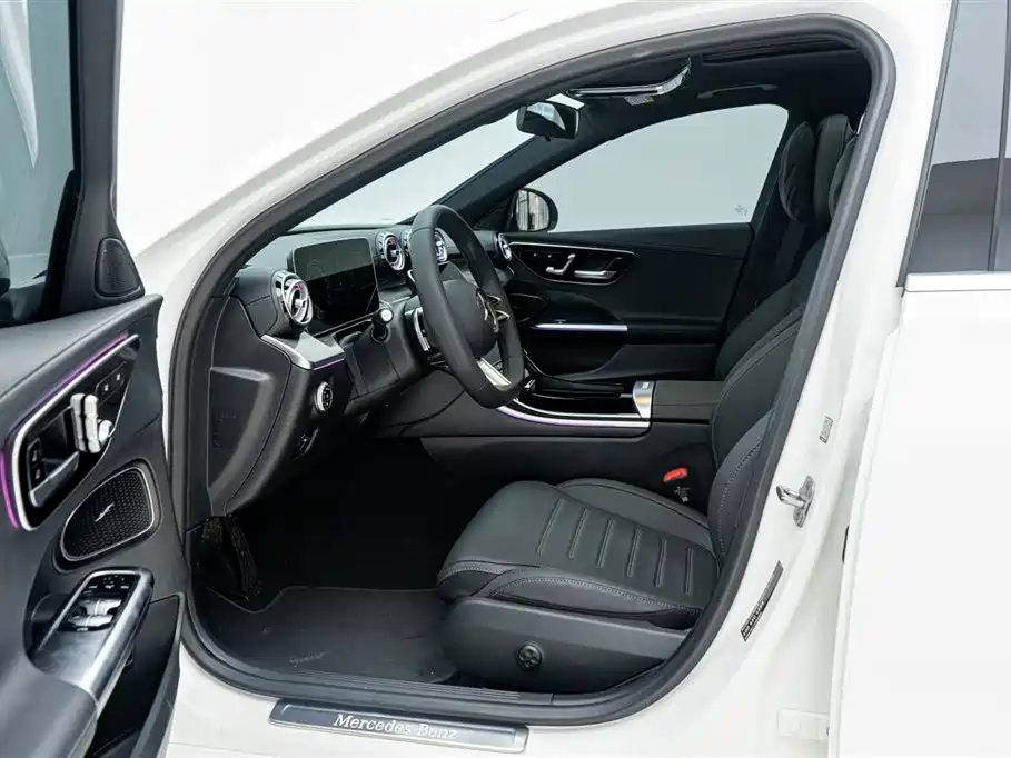 Mercedes-Benz C-Class 2025 — фото 17