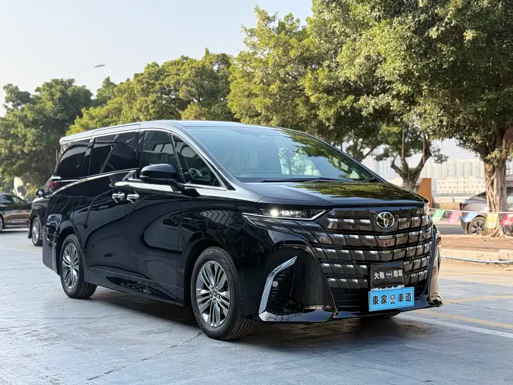 Toyota Alphard 2025 — фото 3
