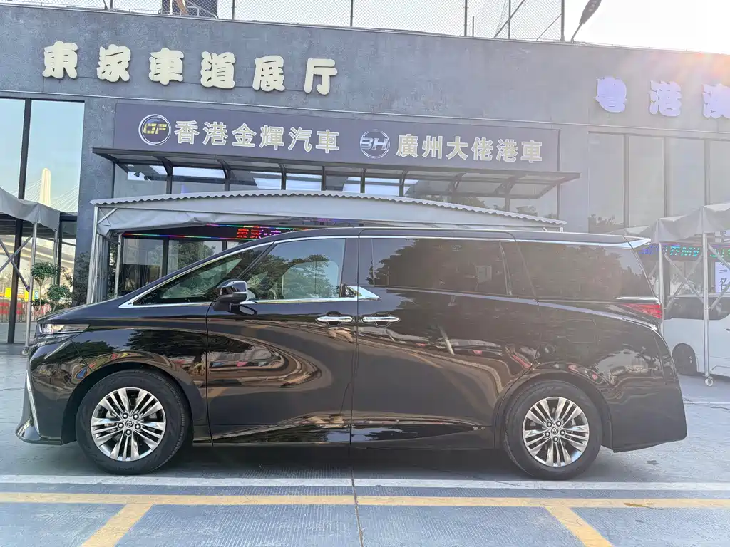 Toyota Alphard 2025 — фото 8
