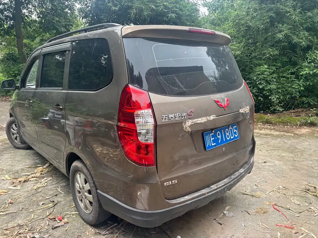 Wuling Hongguang 2015 — фото 4