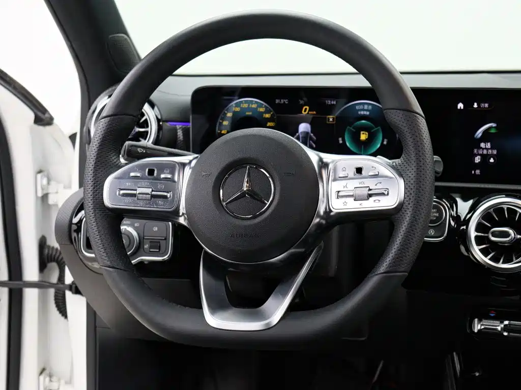 Mercedes-Benz A-Class 2021 — фото 12