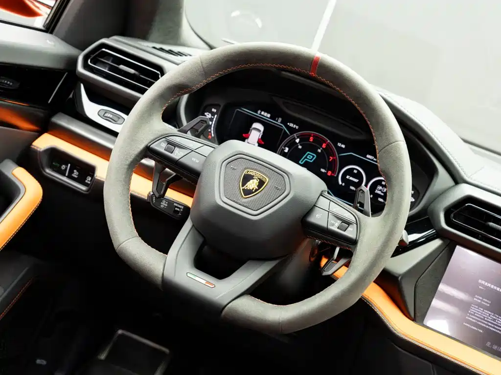 Lamborghini Urus SE 2025 — фото 18