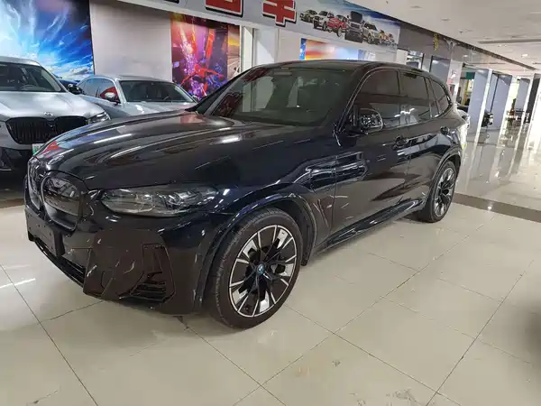BMW iX3 2024