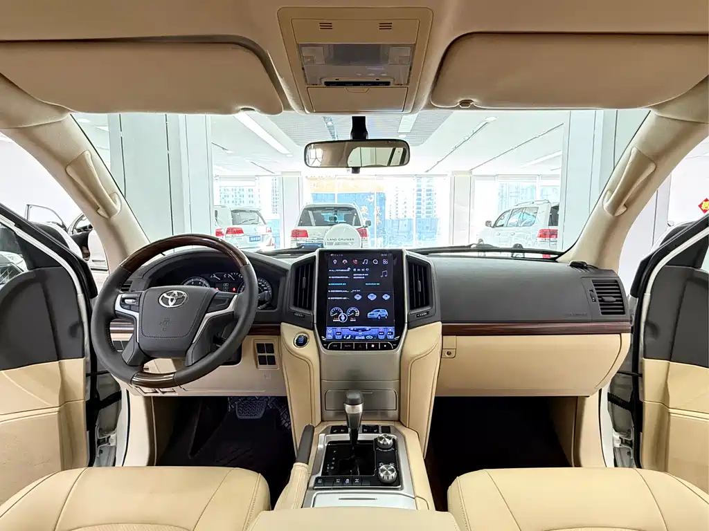 Toyota Land Cruiser 2018 — фото 15
