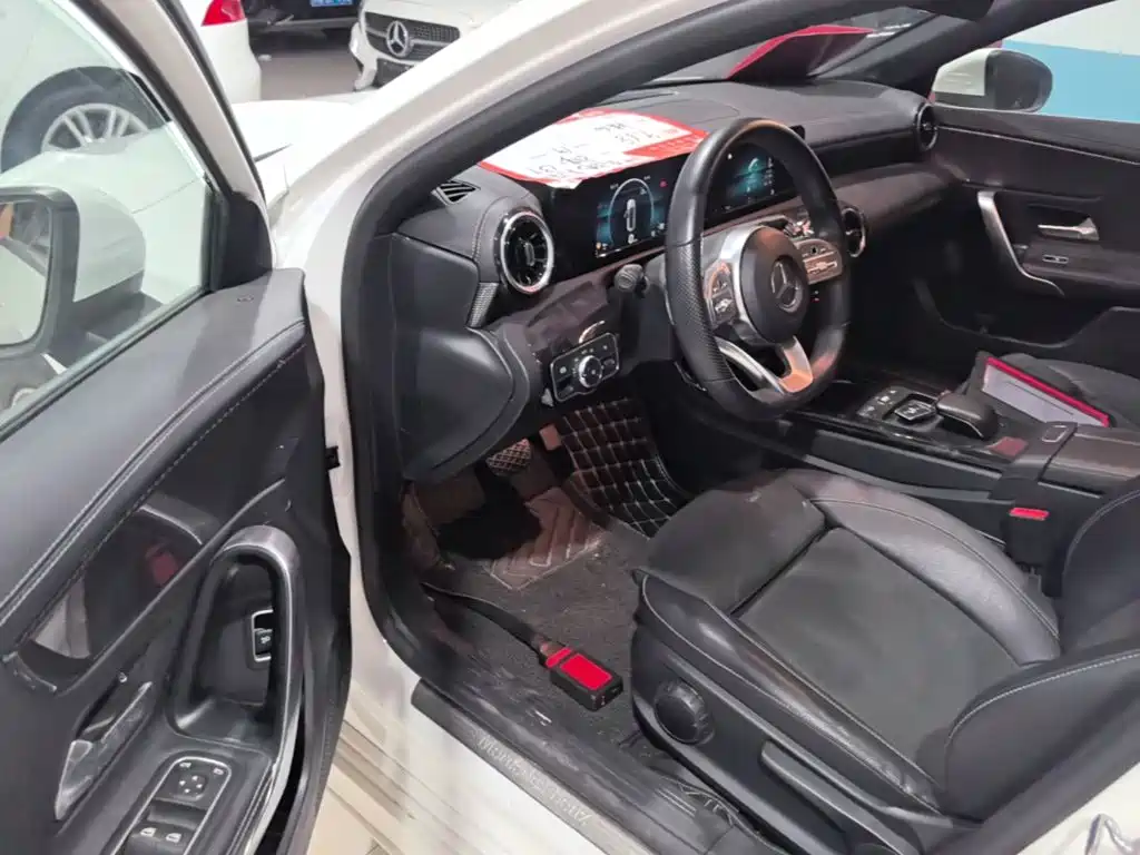 Mercedes-Benz A-Class 2019 — фото 16
