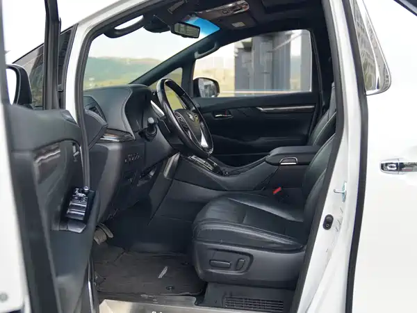 Toyota Alphard 2022