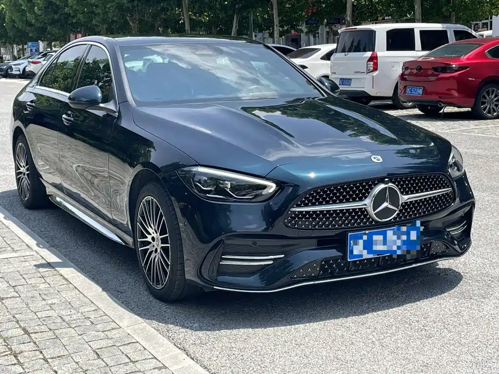 Mercedes-Benz C-Class 2024 — фото 3