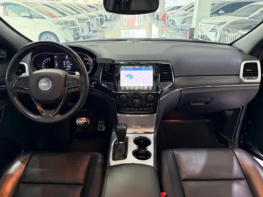 Jeep Grand Cherokee 2022 — фото 12