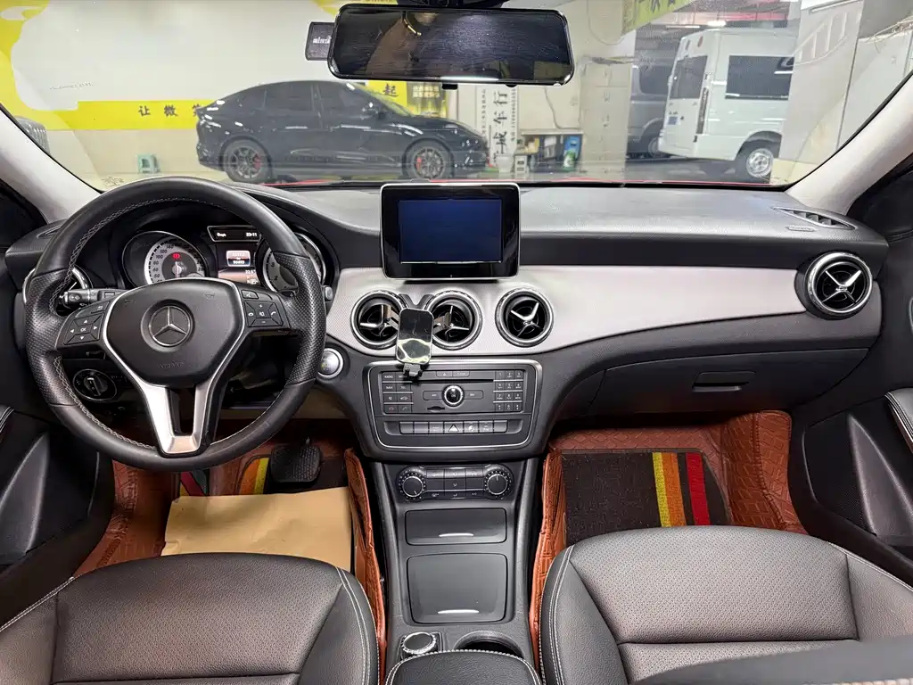 Mercedes-Benz GLA 2016 — фото 12
