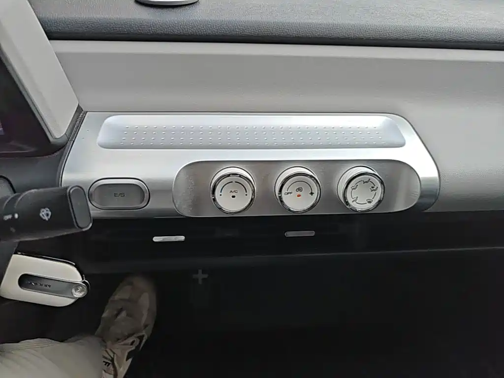 Wuling Air ev Clear Sky 2024 — фото 13