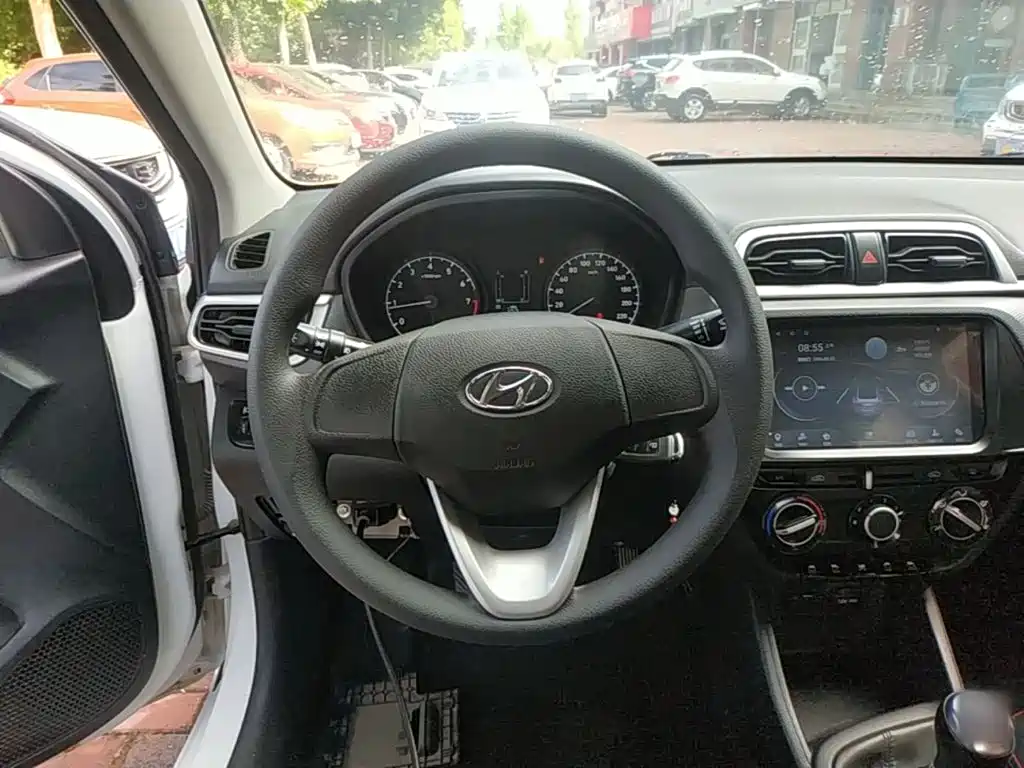Hyundai Accent 2018 — фото 11