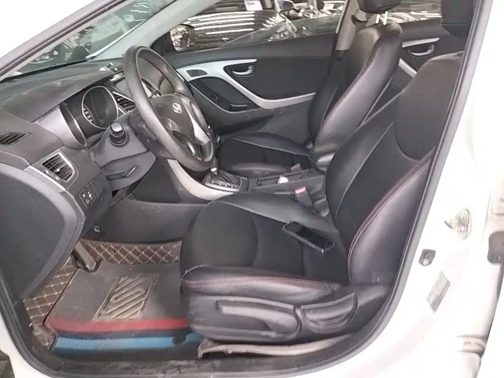 Hyundai Elantra Langdong 2017 — фото 15