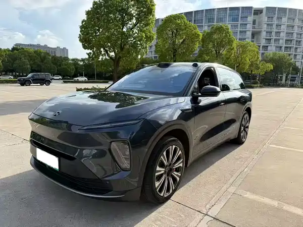 NIO ES8 2024