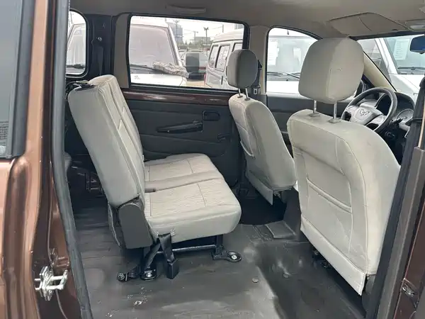 Wuling Hongguang 2016