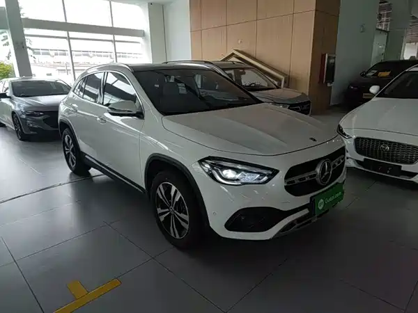 Mercedes-Benz GLA 2024
