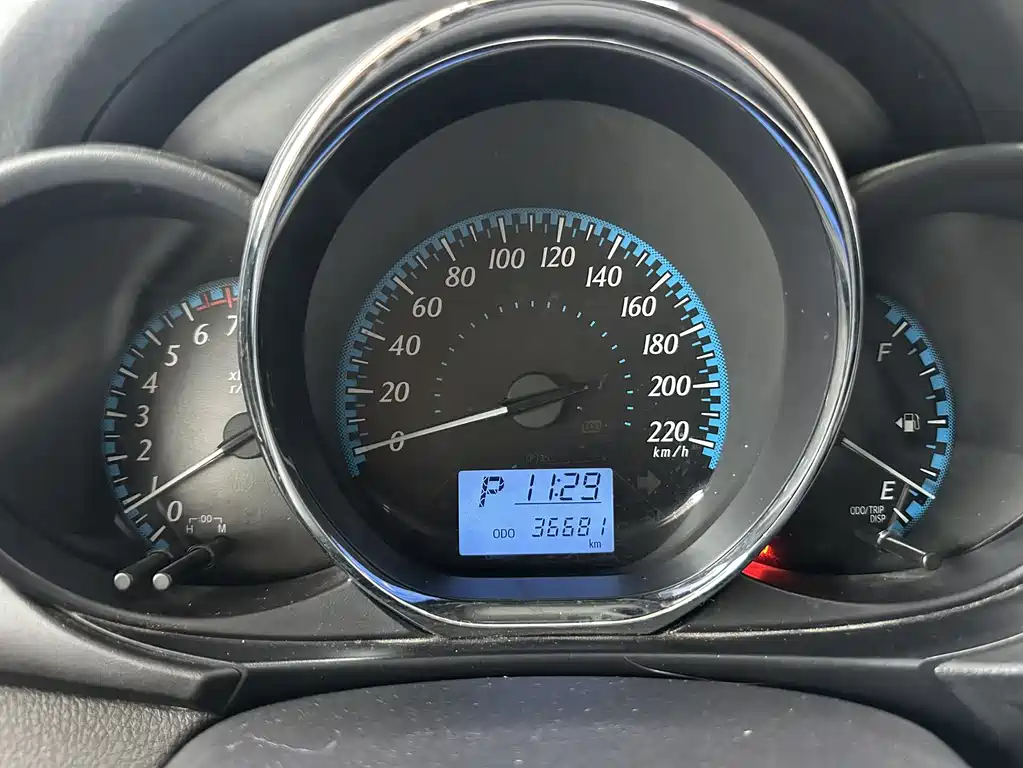 Toyota Yaris L 2019 — фото 15